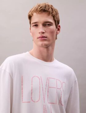 Marc Hundley Pride Lovers em T-shirt de corte descontraído