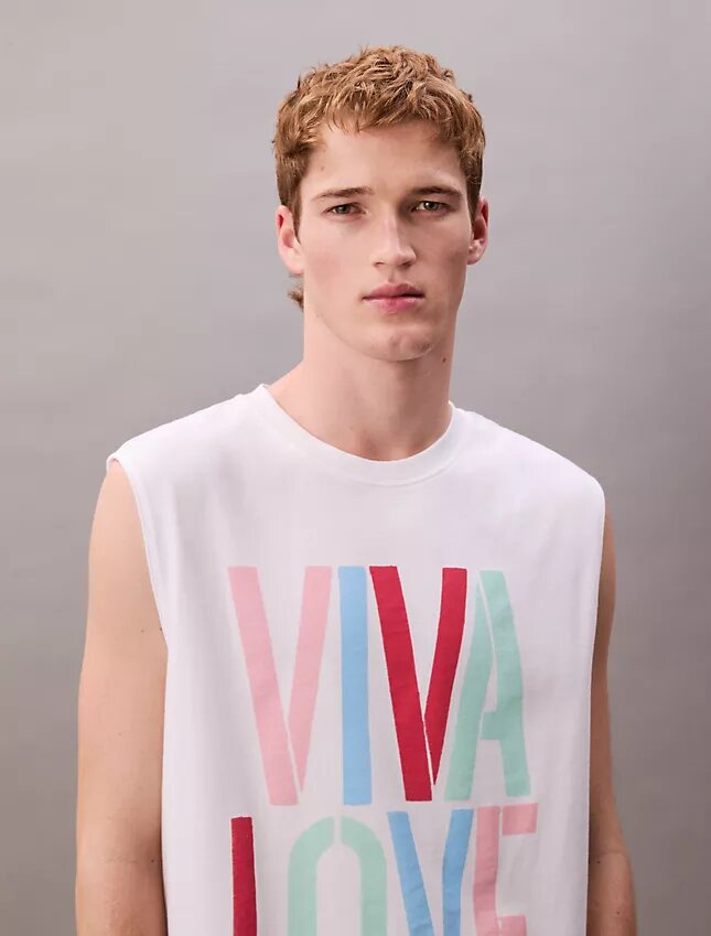 Marc Hundley Pride Viva Love Camisola sem mangas de corte descontraído Marc Hundley Pride Viva Love Camisola sem mangas de corte descontraído