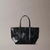 Mini-bolsa tipo tote com alça transversal Mini-bolsa tipo tote com alça transversal