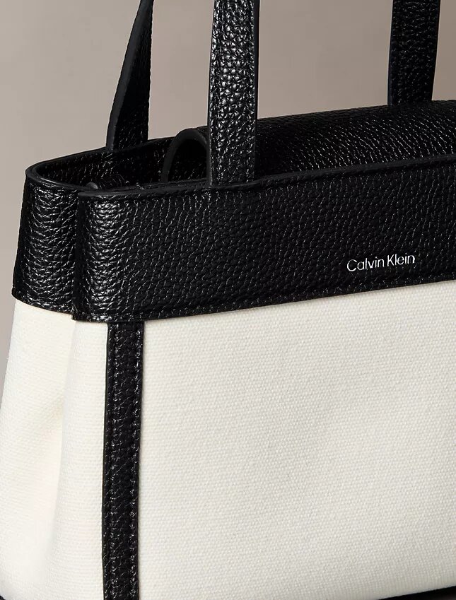 Mini-bolsa transversal em lona Monogram Mini-bolsa transversal em lona Monogram
