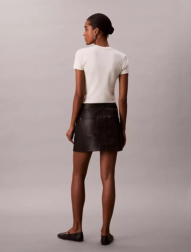 Mini-saia de 5 bolsos em imitação de pele Mini-saia de 5 bolsos em imitação de pele