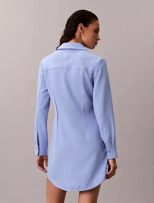 Mini-vestido casual em sarja Mini-vestido casual em sarja