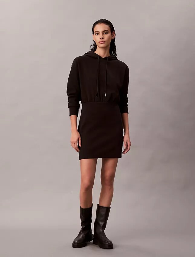 Mini-vestido com capuz Mini-vestido com capuz