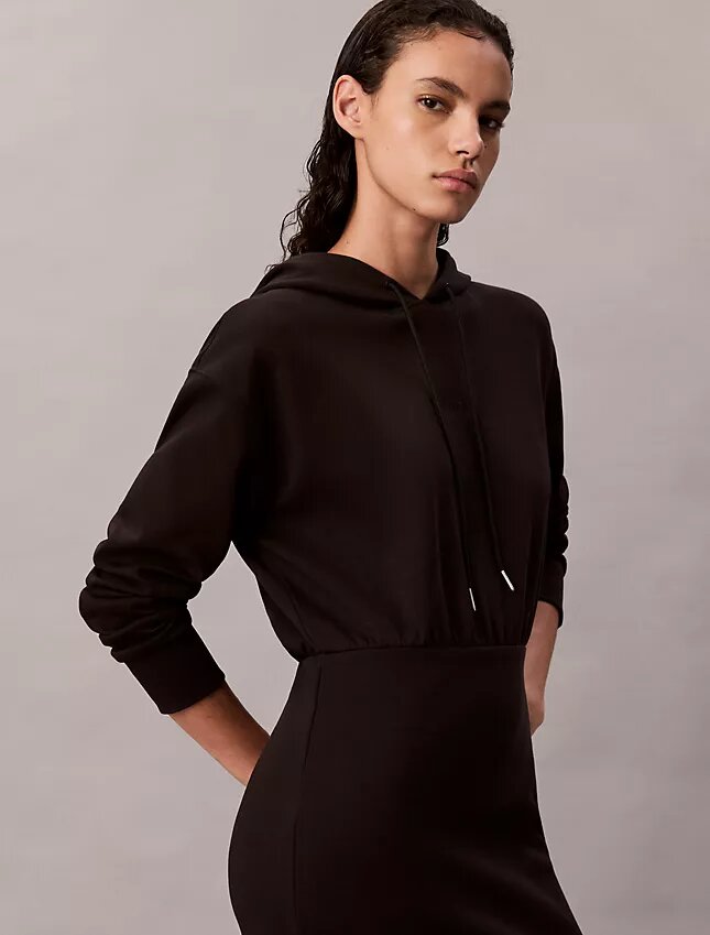Mini-vestido com capuz Mini-vestido com capuz