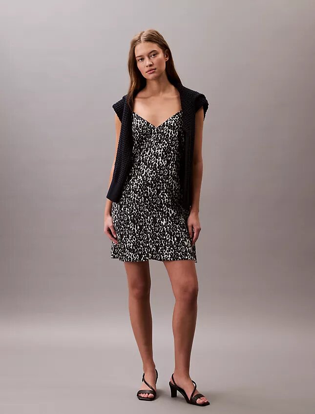 Mini-vestido de cetim estampado Mini-vestido de cetim estampado