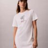 Mini-vestido tipo t-shirt com padrão floral Mini-vestido tipo t-shirt com padrão floral