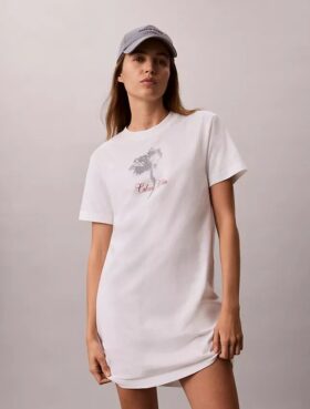 Mini-vestido tipo t-shirt com padrão floral