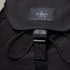 Mochila com aba superior em nylon Mochila com aba superior em nylon