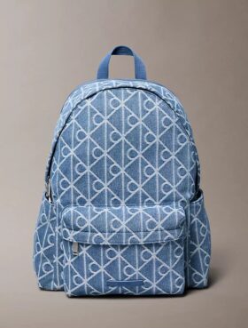 Mochila com logótipo em Denim por toda a superfície Mochila com logótipo em Denim por toda a superfície