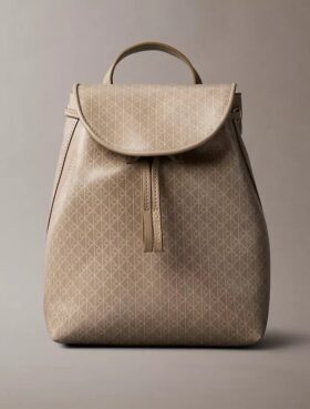 Mochila com logótipo em todo o tecido