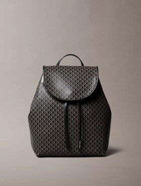 Mochila com logótipo em todo o tecido