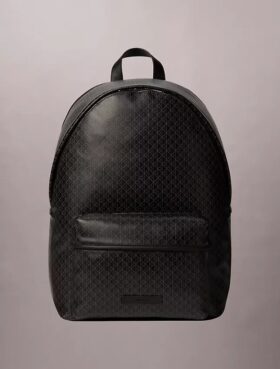 Mochila com logótipo em todo o tecido