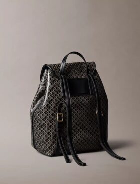 Mochila com logótipo em todo o tecido