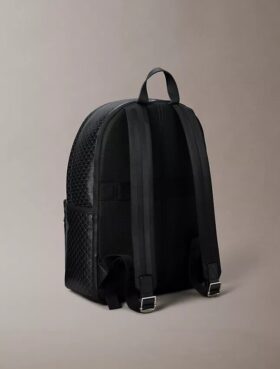 Mochila com logótipo em todo o tecido
