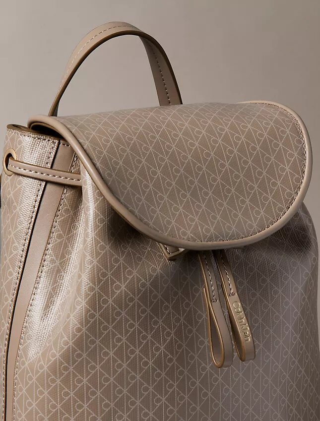 Mochila com logótipo em todo o tecido Mochila com logótipo em todo o tecido