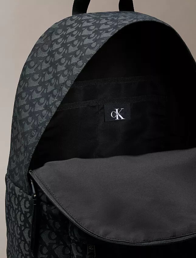 Mochila com logótipo Monogram em toda a superfície Mochila com logótipo Monogram em toda a superfície
