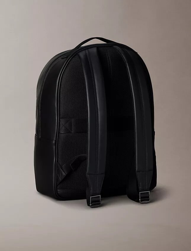 Mochila com Monogram em relevo Mochila com Monogram em relevo