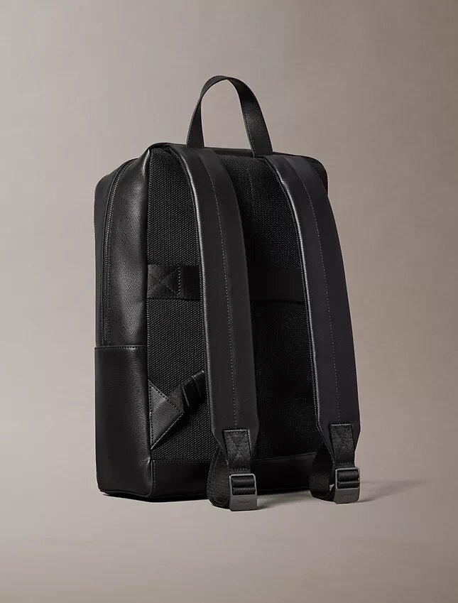 Mochila fina com logótipo Mochila fina com logótipo