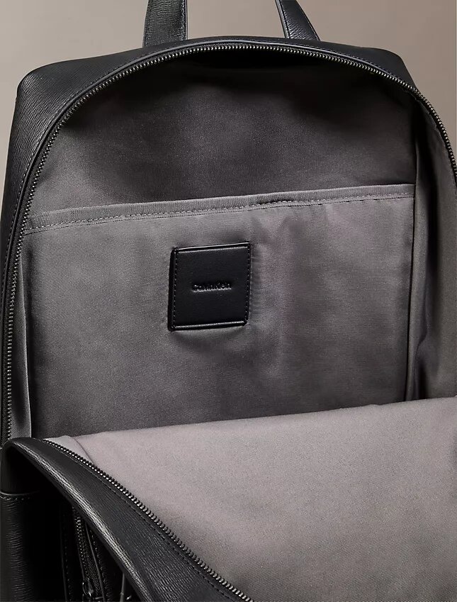 Mochila fina com logótipo Mochila fina com logótipo