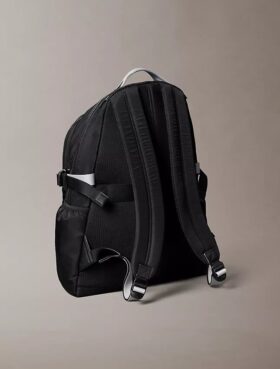 Mochila redonda com frente em malha