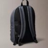 Mochila redonda com logótipo em relevo Mochila redonda com logótipo em relevo