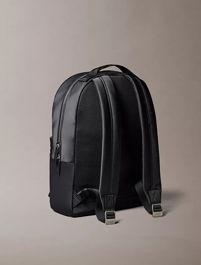 Mochila redonda estruturada Mochila redonda estruturada