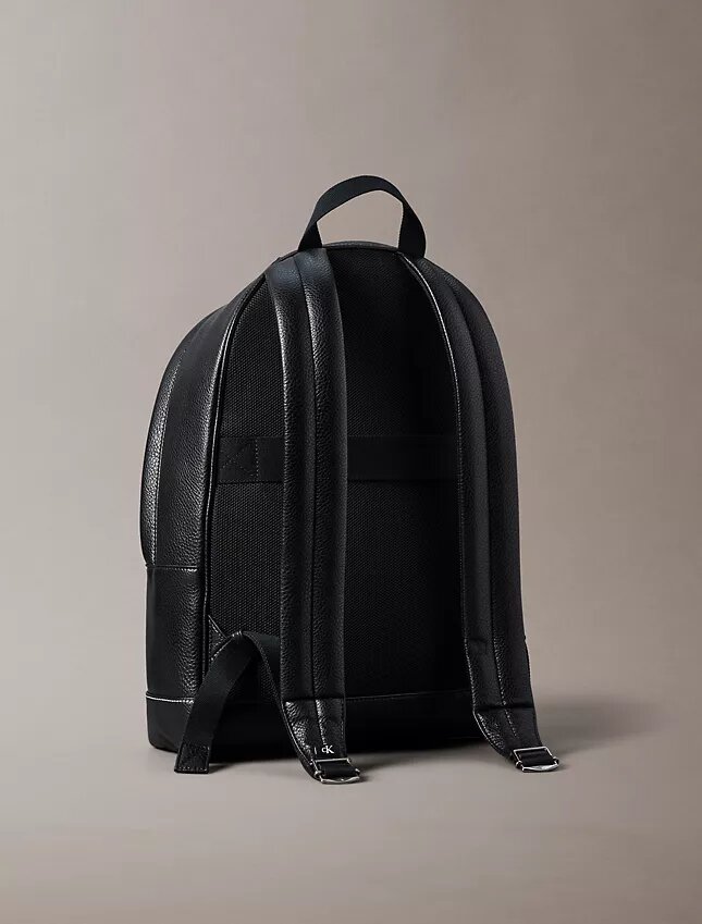 Mochila redonda Pebble em relevo Mochila redonda Pebble em relevo