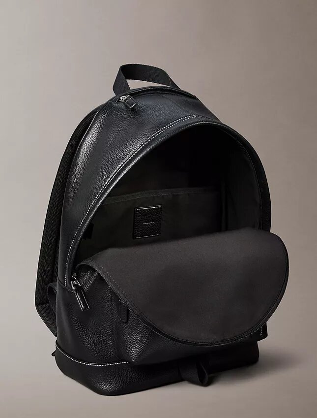 Mochila redonda Pebble em relevo Mochila redonda Pebble em relevo