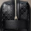 Necessaire com fecho e logótipo em toda a superfície Necessaire com fecho e logótipo em toda a superfície