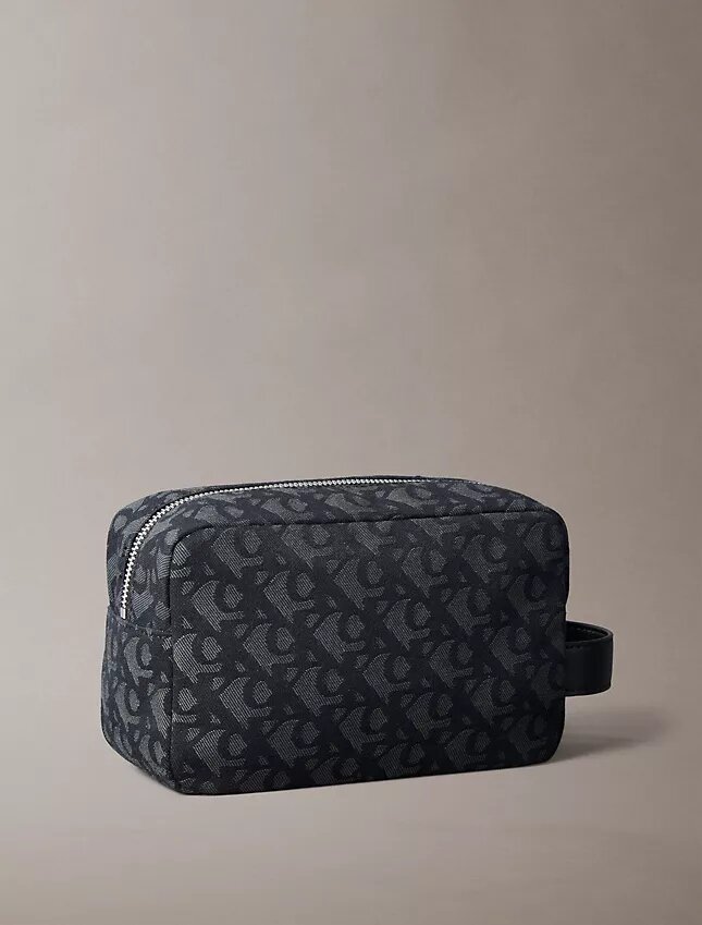 Necessaire com monograma em toda a superfície Necessaire com monograma em toda a superfície