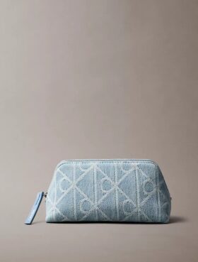 Necessaire Denim com logótipo em todo o tecido Necessaire Denim com logótipo em todo o tecido