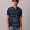 Polo clássica em piqué de algodão às riscas