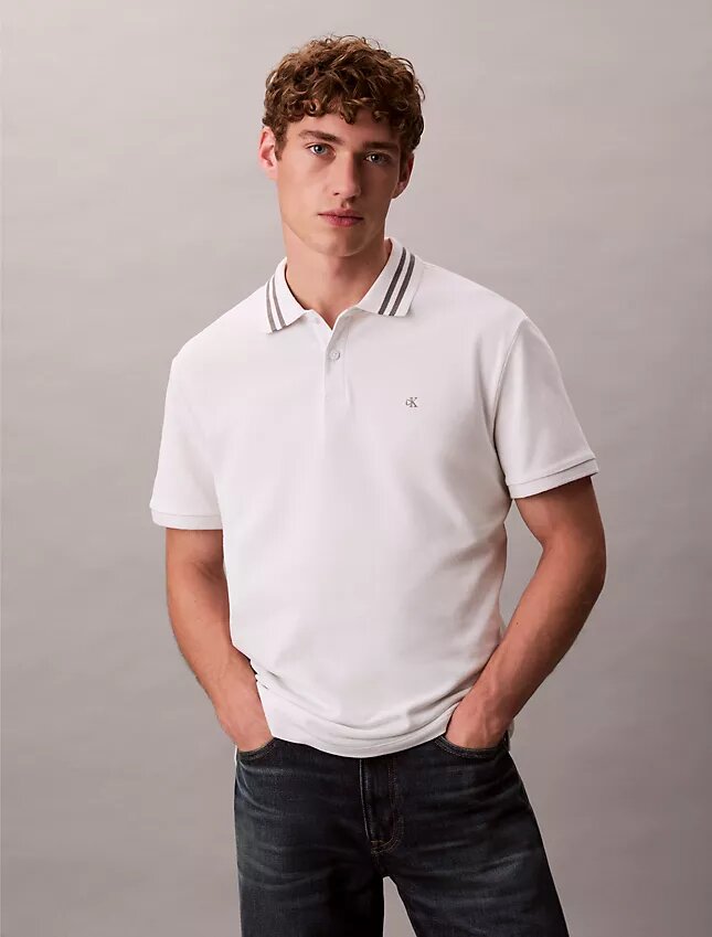 Polo clássico com bico em piqué e Monogram Polo clássico com bico em piqué e Monogram