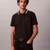 Polo clássico com bico em piqué e Monogram Polo clássico com bico em piqué e Monogram