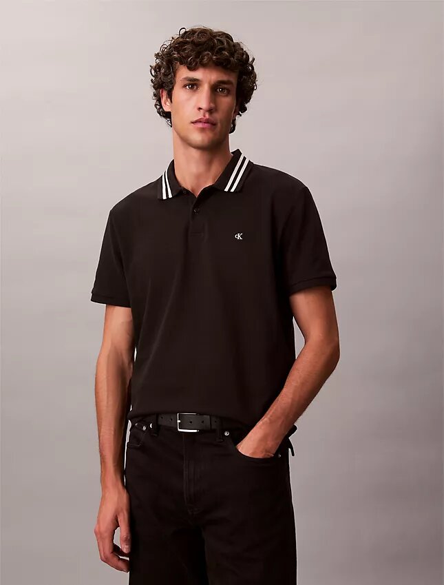 Polo clássico com bico em piqué e Monogram Polo clássico com bico em piqué e Monogram