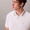 Polo clássico com bico em piqué e Monogram Polo clássico com bico em piqué e Monogram