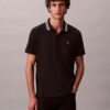 Polo clássico com bico em piqué e Monogram Polo clássico com bico em piqué e Monogram