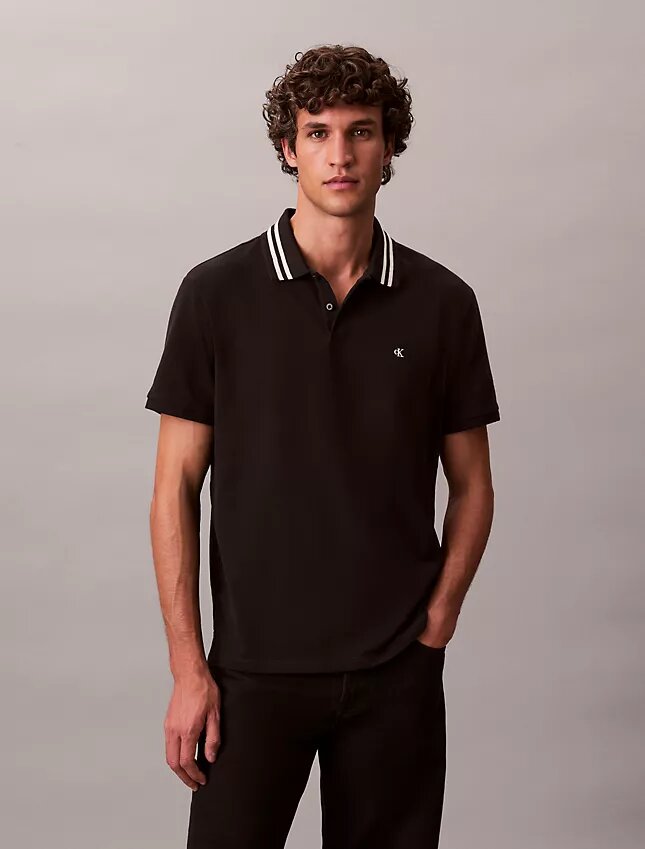 Polo clássico com bico em piqué e Monogram Polo clássico com bico em piqué e Monogram