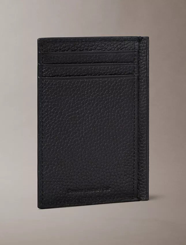 Porta-cartões com logótipo gravado em folha metálica Porta-cartões com logótipo gravado em folha metálica