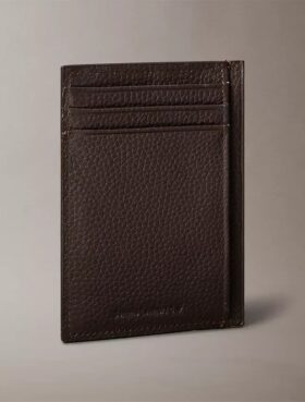 Porta-cartões com logótipo gravado em folha metálica