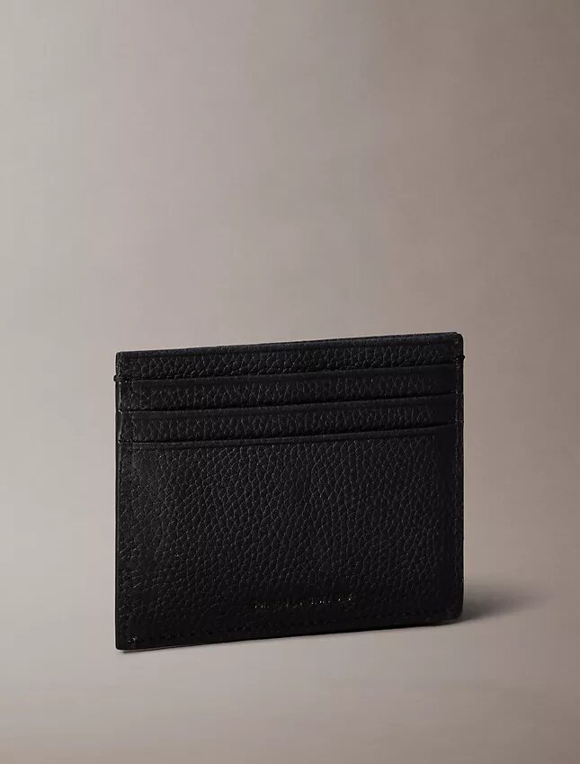 Porta-cartões com logótipo gravado em folha metálica Porta-cartões com logótipo gravado em folha metálica