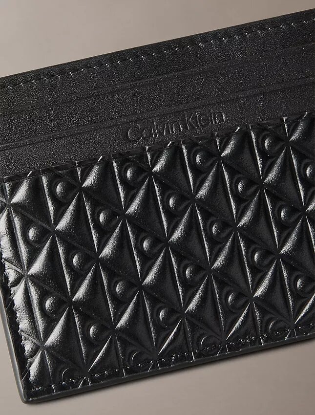 Porta-cartões com monograma gravado em relevo Porta-cartões com monograma gravado em relevo
