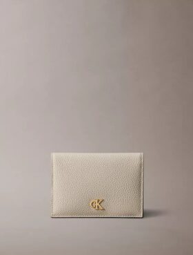 Porta-cartões minimalista com aba Monogram