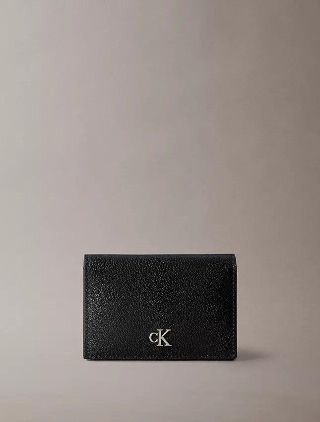 Porta-cartões minimalista com aba Monogram Porta-cartões minimalista com aba Monogram