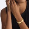 Pulseira tipo bangle com dobradiça