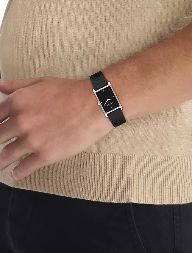 Relógio com mostrador retangular e bracelete em pele Relógio com mostrador retangular e bracelete em pele