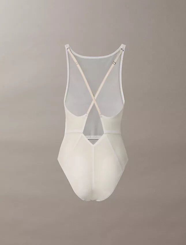 Roupa modeladora minimalista em malha Roupa modeladora minimalista em malha
