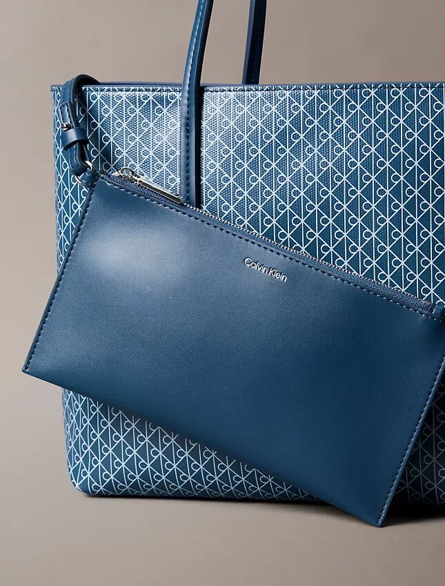 Saco de compras pequeno com logótipo em todo o tecido e bolsa Saco de compras pequeno com logótipo em todo o tecido e bolsa
