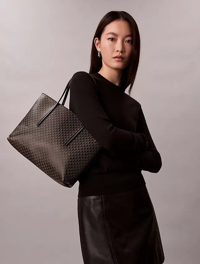 Saco de compras pequeno com logótipo em todo o tecido e bolsa Saco de compras pequeno com logótipo em todo o tecido e bolsa
