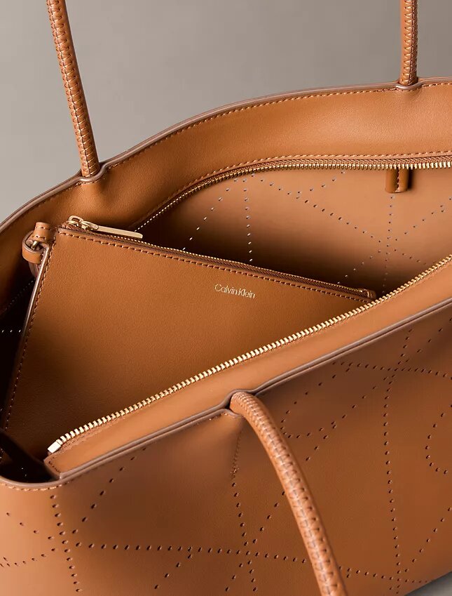 Saco Tote com logótipo perfurado Saco Tote com logótipo perfurado